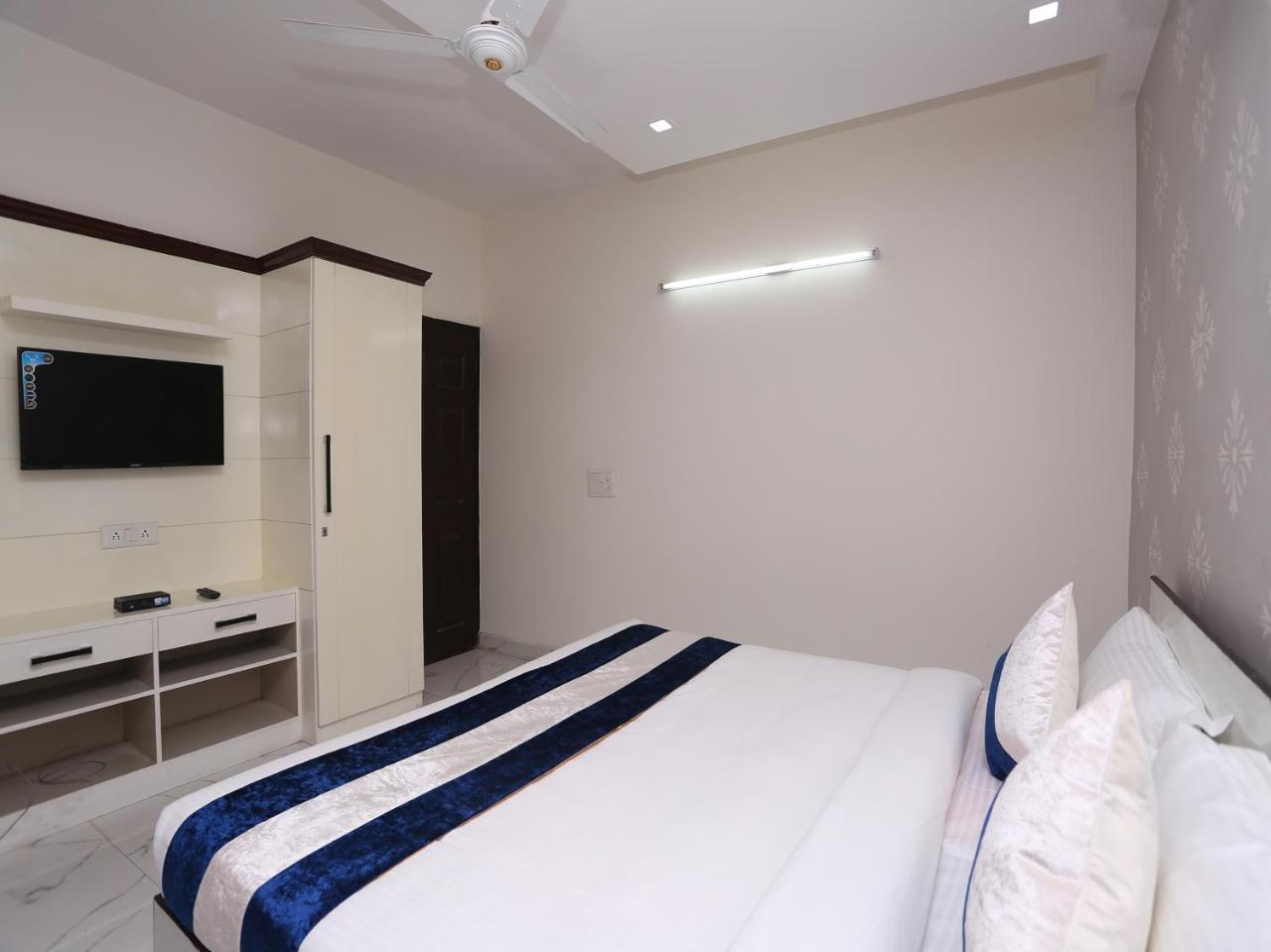 Oyo 10008 Hotel Golden Tree Delhi  Ngoại thất bức ảnh